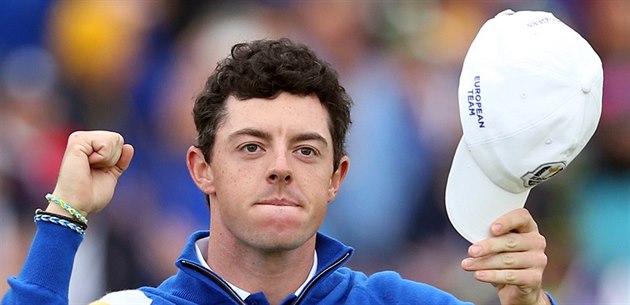 Rory McIlroy právě zařídil Evropanům další bod v Ryder Cupu. Rory McIlroy právě zařídil Evropanům další bod v Ryder Cupu.