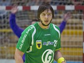 Adam Reček ze Zubří v obraně. Adam Reček ze Zubří v obraně.