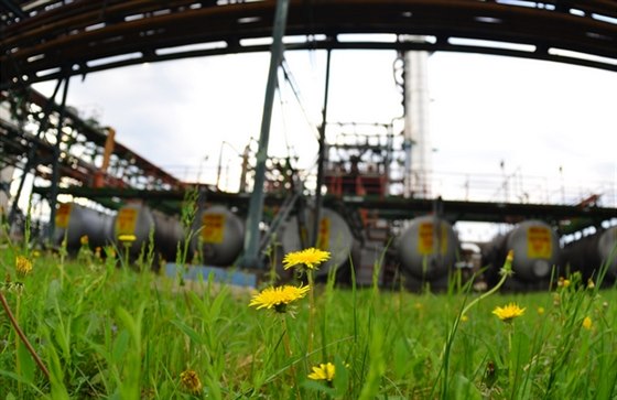 DEZA – chemička v srdci Beskyd DEZA – chemička v srdci Beskyd