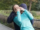 Běžíte-li se sluchátky v uších, může přijít útok zezadu a to zcela nečekaně.... Běžíte-li se sluchátky v uších, může přijít útok zezadu a to zcela nečekaně....