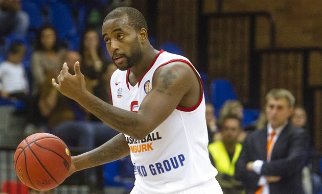 Nymburský Darius Washington v utkání proti Krasnodaru. Nymburský Darius Washington v utkání proti Krasnodaru.