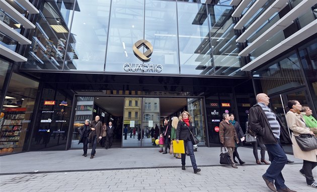 Na otevření obchodního centra Quadrio u stanice metra Národní třída nedočkavě... Na otevření obchodního centra Quadrio u stanice metra Národní třída nedočkavě...