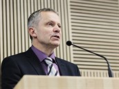 Západočeskou univerzitu v Plzni povede Miroslav Holeček. Zvítězil ve druhém... Západočeskou univerzitu v Plzni povede Miroslav Holeček. Zvítězil ve druhém...