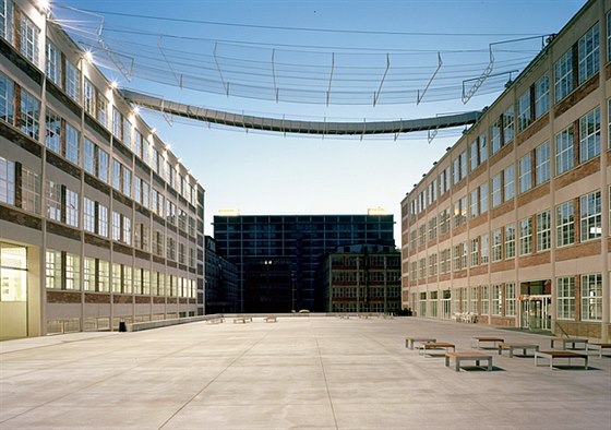 14|15 BAŤŮV INSTITUT - moderní centrum vzdělávání i kultury 14|15 BAŤŮV INSTITUT - moderní centrum vzdělávání i kultury