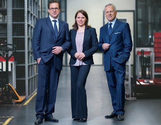 Jeden tým, jedna rodina: Heinz-Dieter Schunk (vpravo), dcera Kristina I. Schunk a syn Henrik A. Schunk. Jeden tým, jedna rodina: Heinz-Dieter Schunk (vpravo), dcera Kristina I. Schunk a syn Henrik A. Schunk.