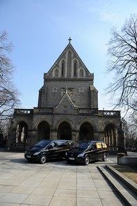 Zemřel vám někdo blízký a vy nemáte prozatím žádné zkušenosti s organizací... Zemřel vám někdo blízký a vy nemáte prozatím žádné zkušenosti s organizací...