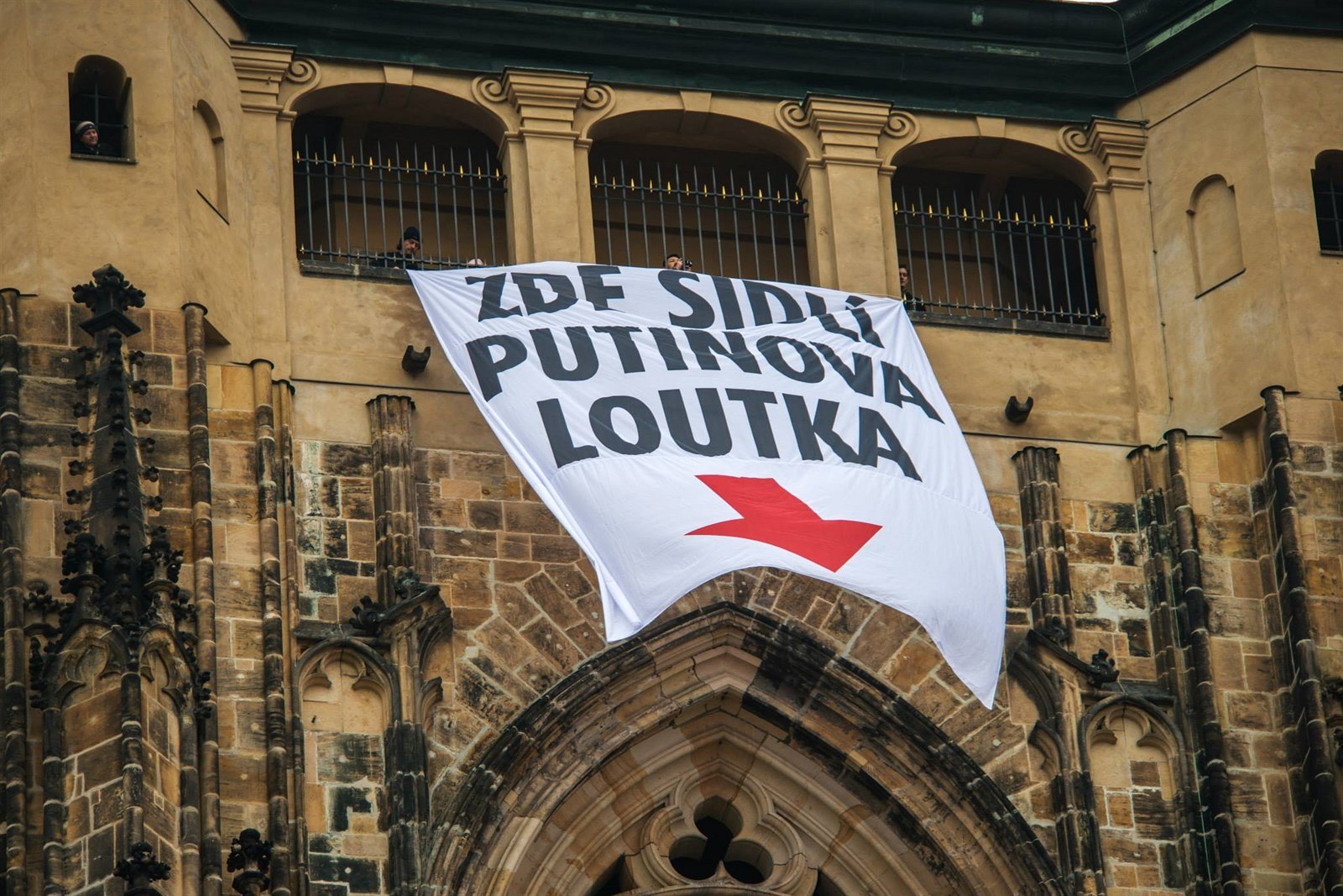 JW57c575_protest6.jpg