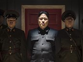 Snímek z komedie The Interview, která pojednává o vraždě Kim Čong-una Snímek z komedie The Interview, která pojednává o vraždě Kim Čong-una